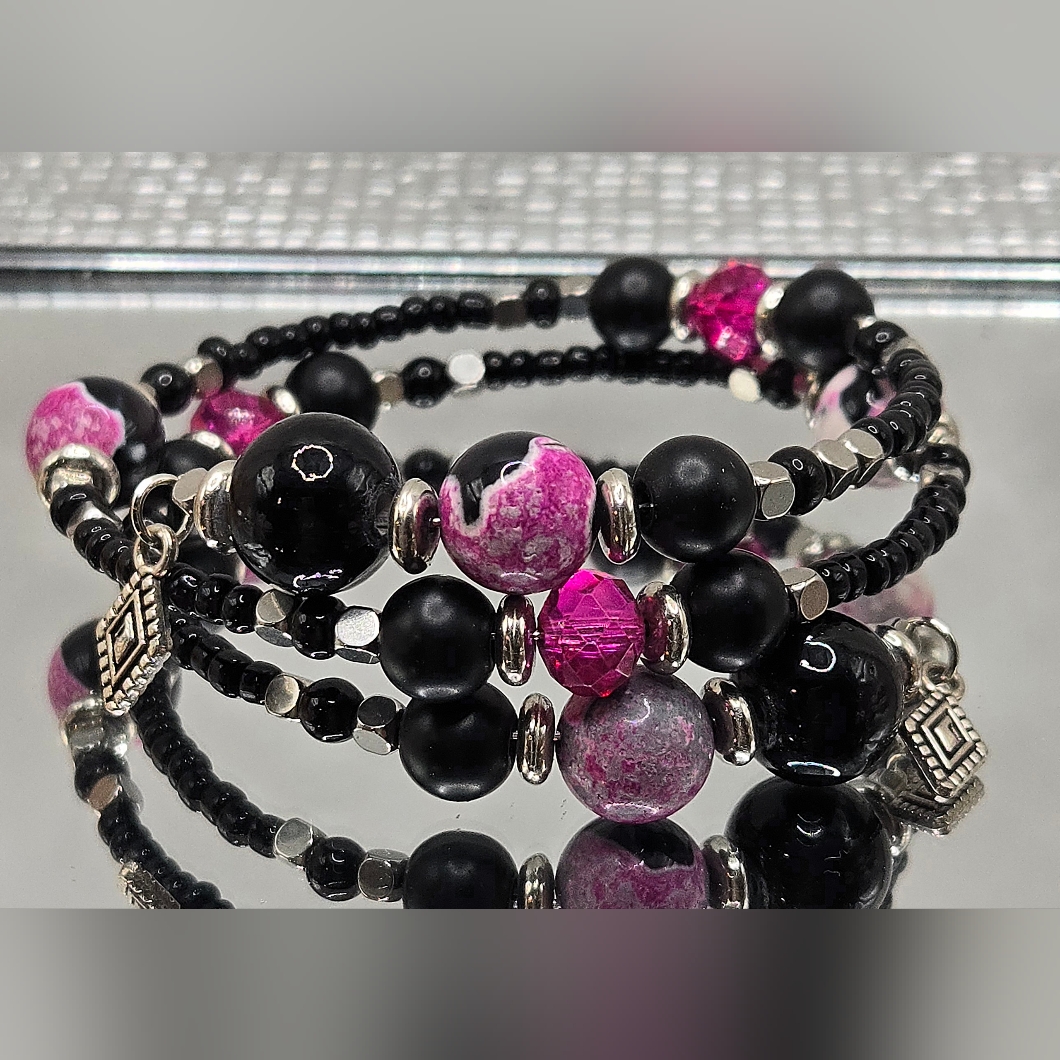 Elegant Handmade Fuschia Orca Agate Black Beaded Bracelet 24$